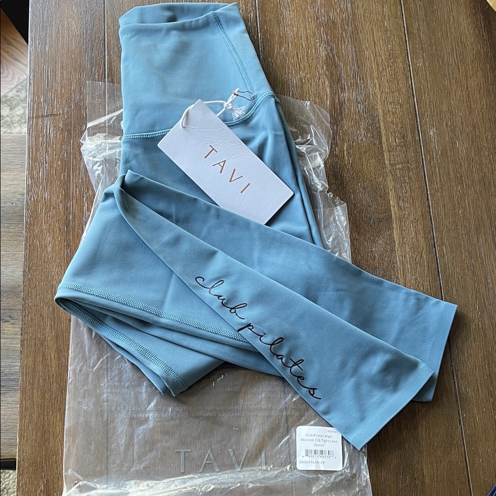 NWT TAVI Blue Club Pilates High Waisted 7/8 Tights, XS